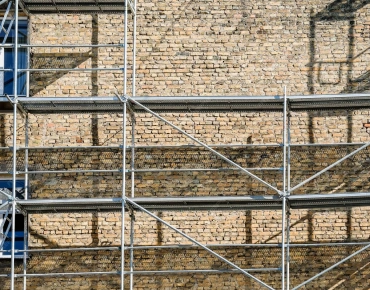Single scaffolding for brick layers